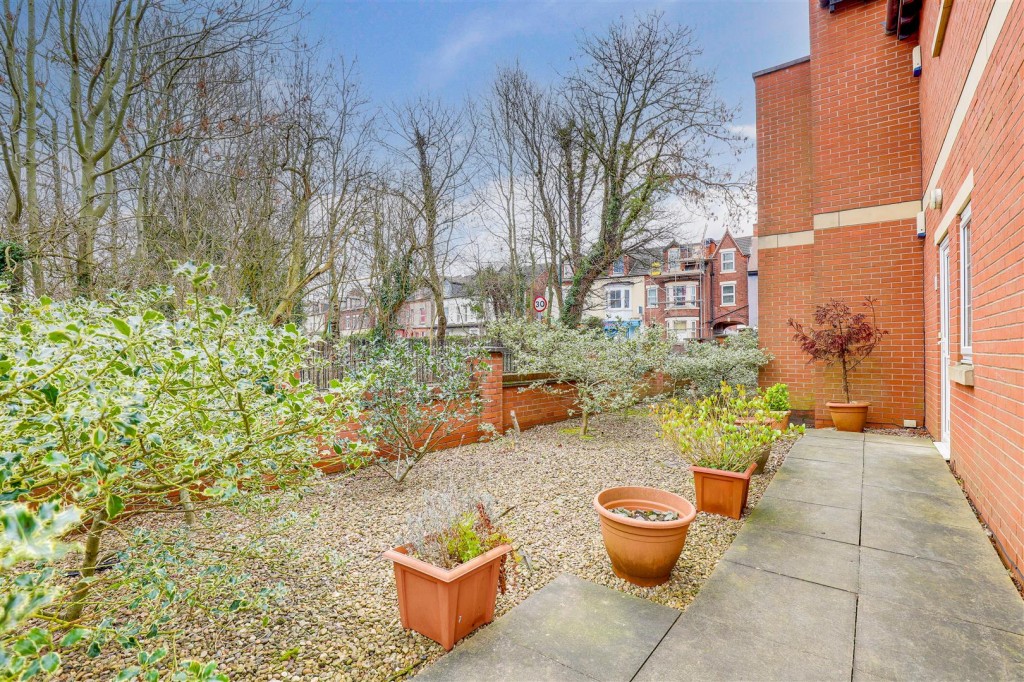 76, Private Road, Mapperley, Nottingham, NG3 5FQ
