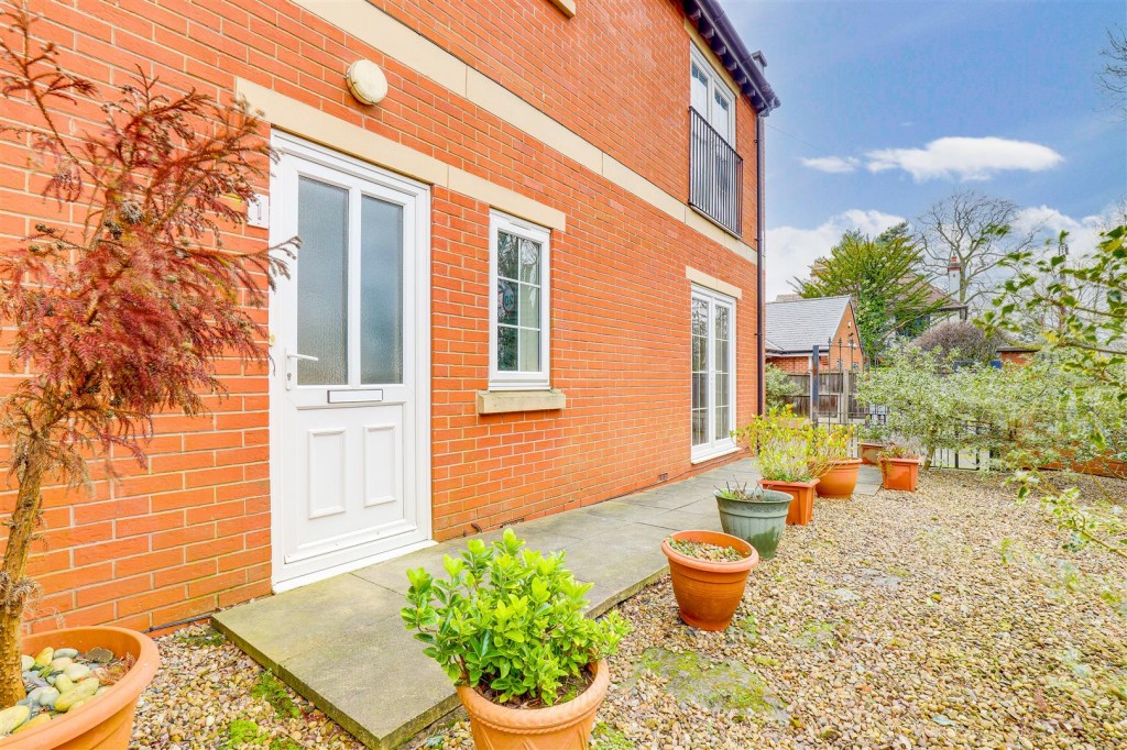 76, Private Road, Mapperley, Nottingham, NG3 5FQ