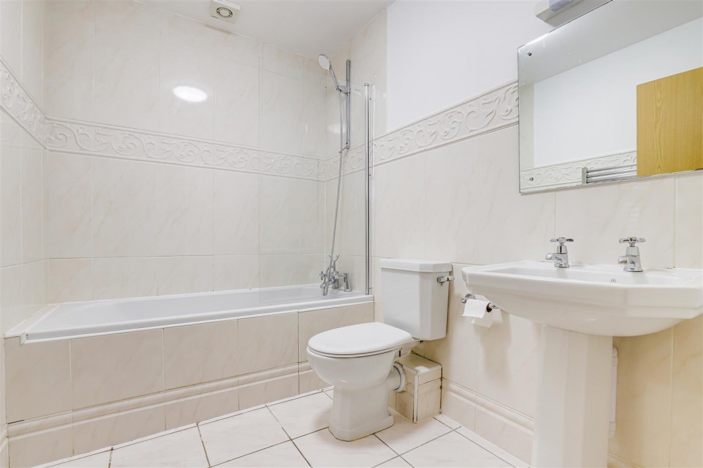 76, Private Road, Mapperley, Nottingham, NG3 5FQ