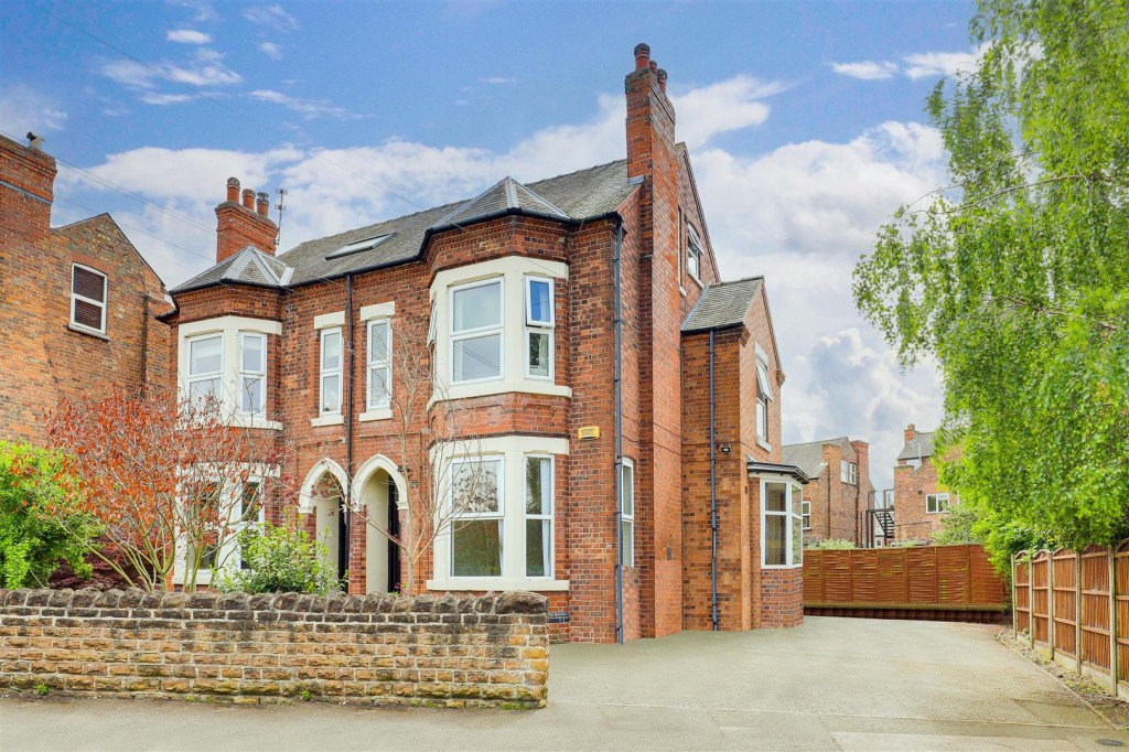 Holme Road, West Bridgford, Nottinghamshire, NG2 5AA