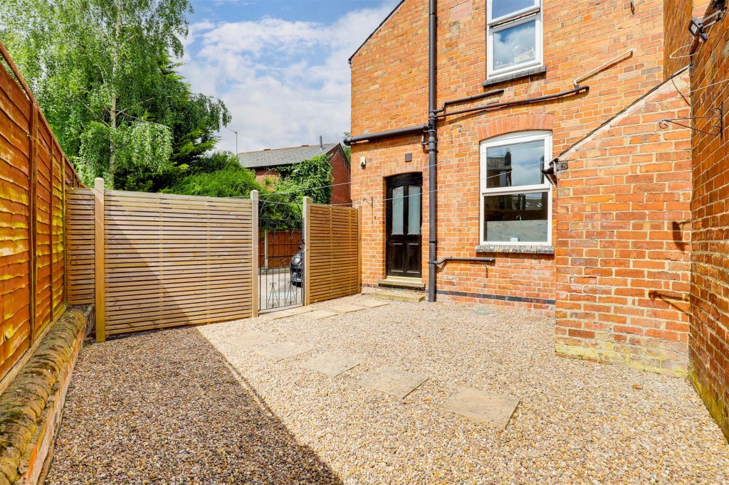 Holme Road, West Bridgford, Nottinghamshire, NG2 5AA