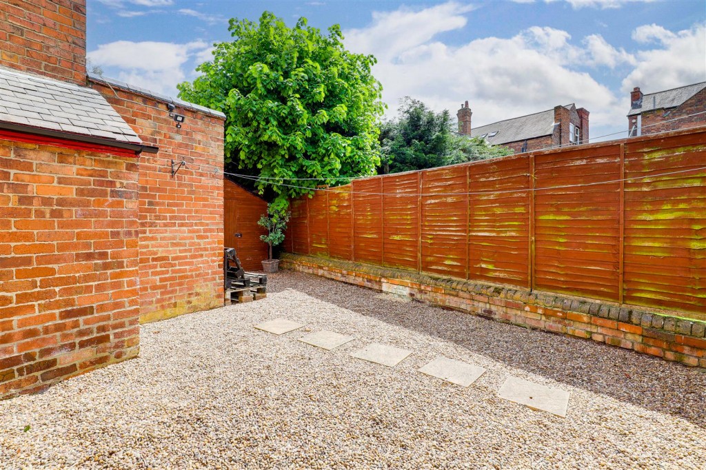 Holme Road, West Bridgford, Nottinghamshire, NG2 5AA