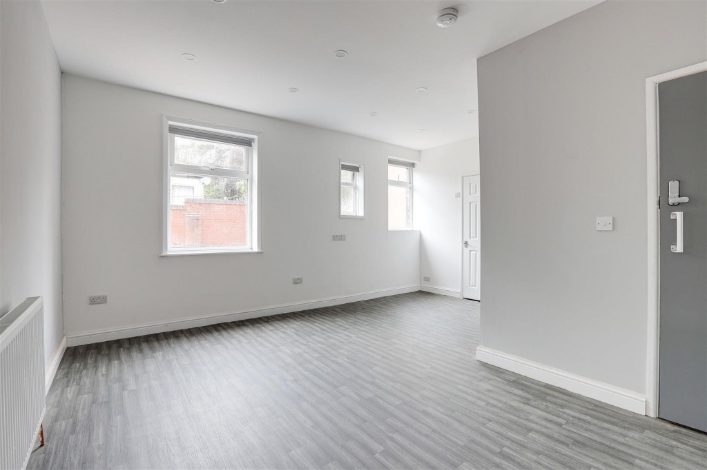 Woodborough Road, Mapperley, Nottinghamshire, NG3 4JZ