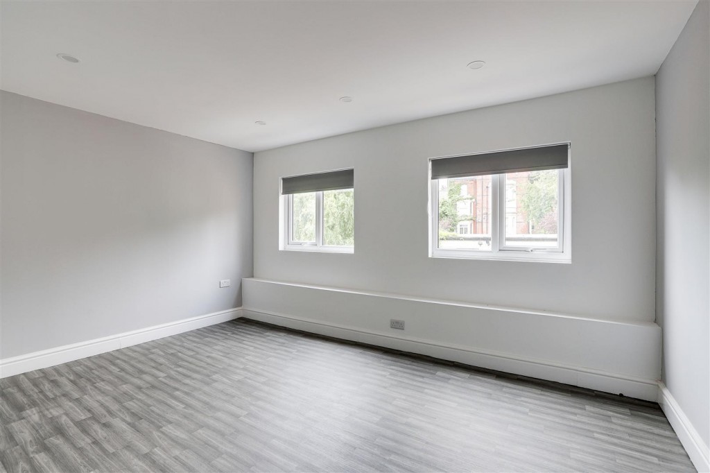 Woodborough Road, Mapperley, Nottinghamshire, NG3 4JZ