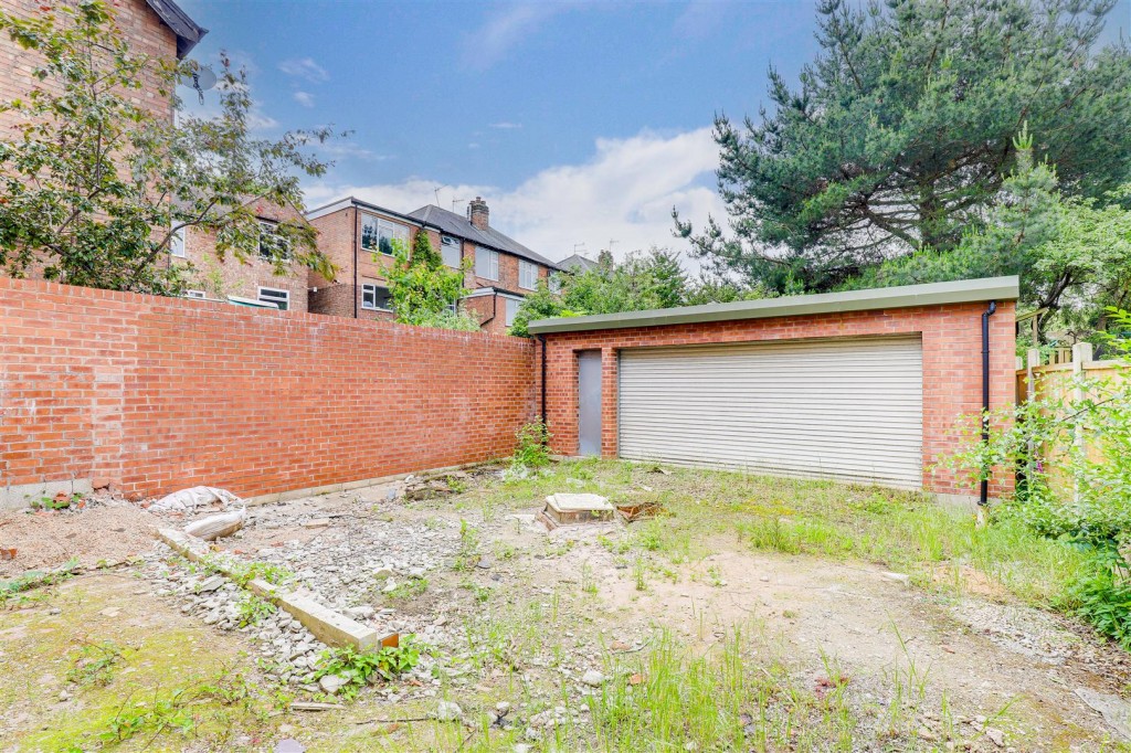 Breckhill Road, Woodthorpe, Nottingham, NG5 4GP