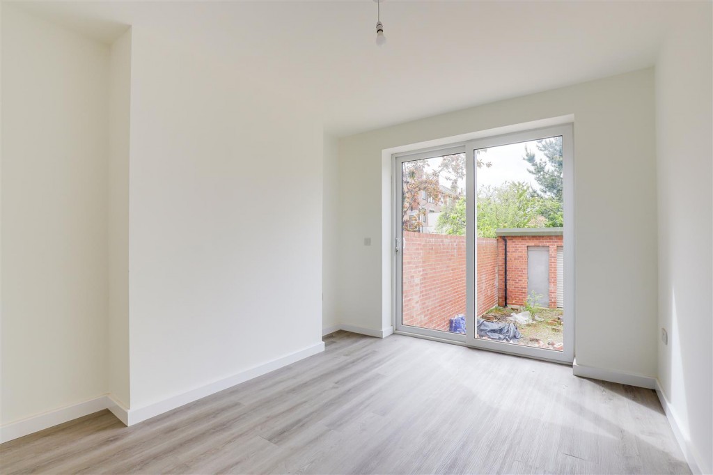 Breckhill Road, Woodthorpe, Nottingham, NG5 4GP