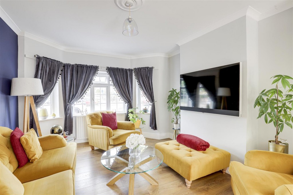 Nottingham Road, Daybrook, Nottinghamshire, NG5 6JQ