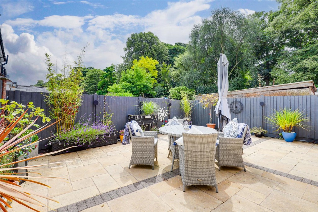 Nottingham Road, Daybrook, Nottinghamshire, NG5 6JQ