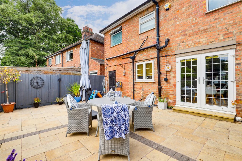Nottingham Road, Daybrook, Nottinghamshire, NG5 6JQ