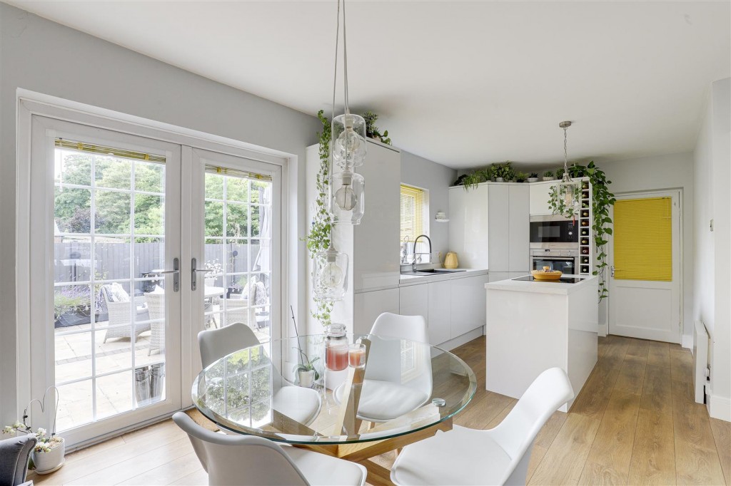 Nottingham Road, Daybrook, Nottinghamshire, NG5 6JQ