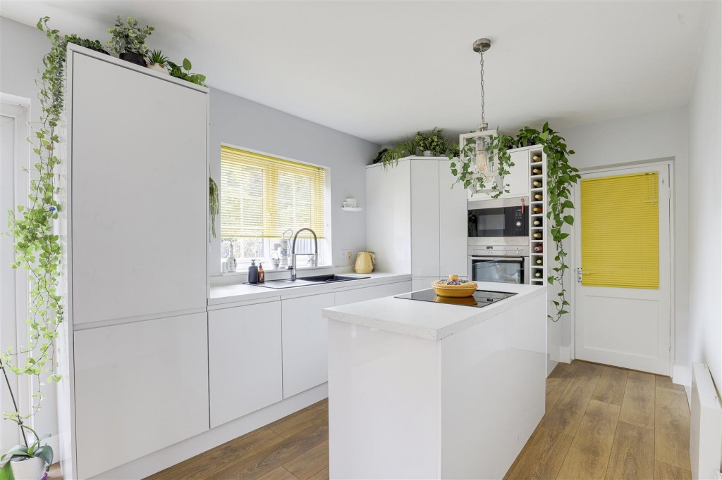 Nottingham Road, Daybrook, Nottinghamshire, NG5 6JQ