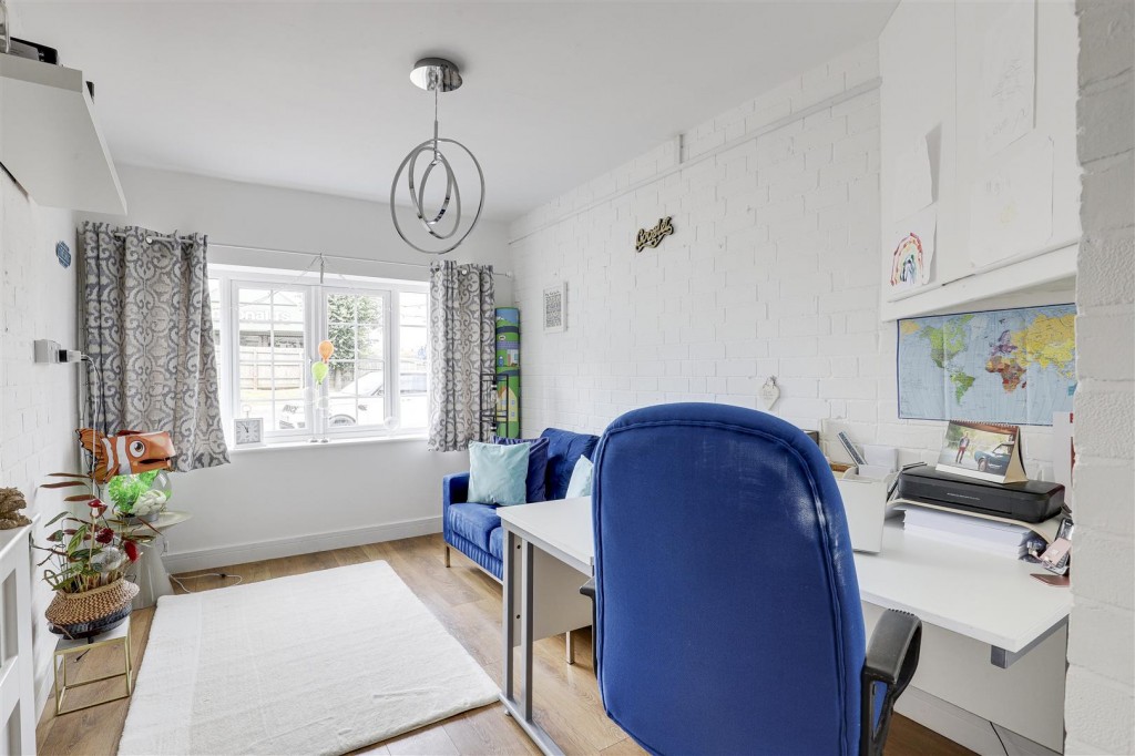 Nottingham Road, Daybrook, Nottinghamshire, NG5 6JQ