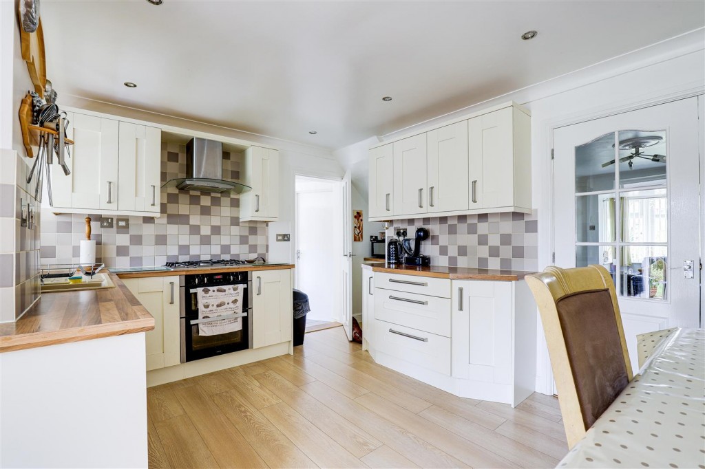 Tenter Close, Top Valley, Nottinghamshire, NG5 9HY