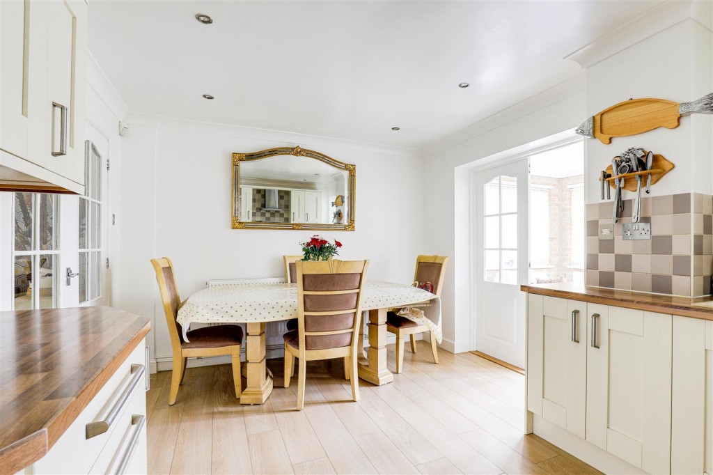 Tenter Close, Top Valley, Nottinghamshire, NG5 9HY