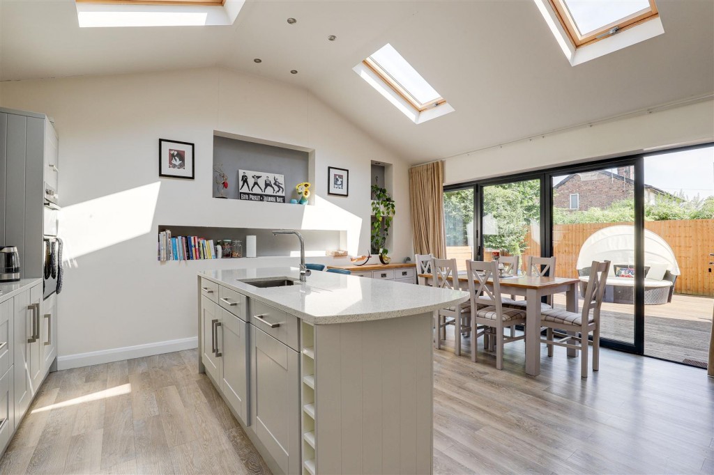 Barnet Road, Bakersfield, Nottinghamshire, NG3 7AQ