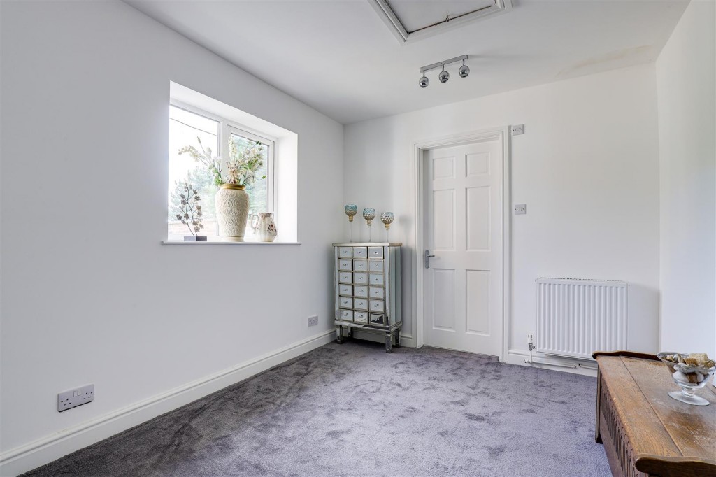 Flawforth Lane, Ruddington, Nottinghamshire, NG11 6NG