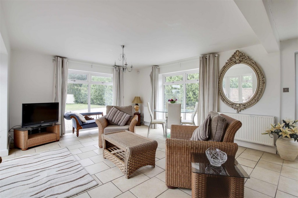 Flawforth Lane, Ruddington, Nottinghamshire, NG11 6NG