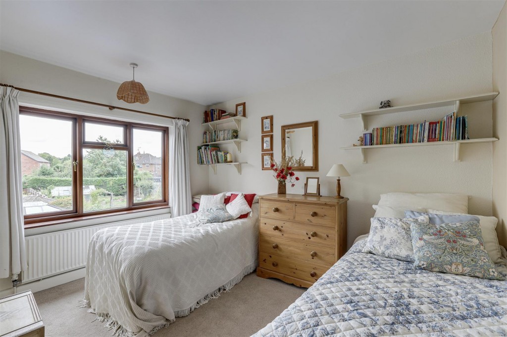 Valmont Road, Bramcote, Nottinghamshire, NG9 3JL