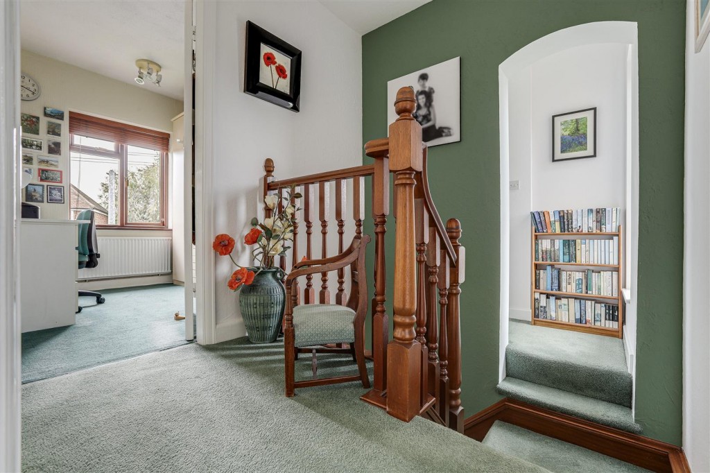 Valmont Road, Bramcote, Nottinghamshire, NG9 3JL