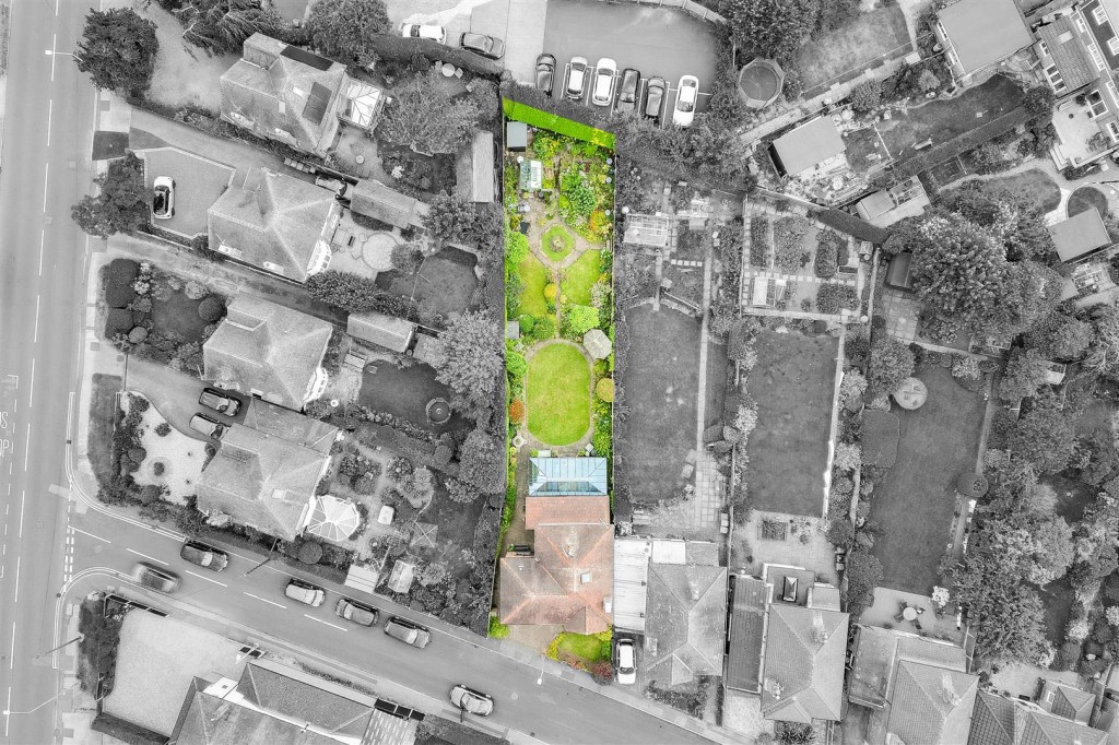 Valmont Road, Bramcote, Nottinghamshire, NG9 3JL