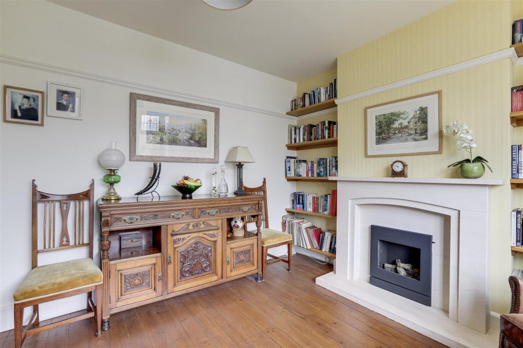 Valmont Road, Bramcote, Nottinghamshire, NG9 3JL