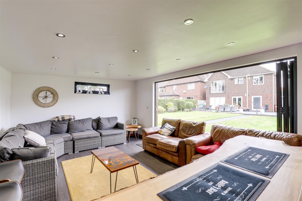 Aspley Park Drive, Aspley, Nottinghamshire, NG8 3EG