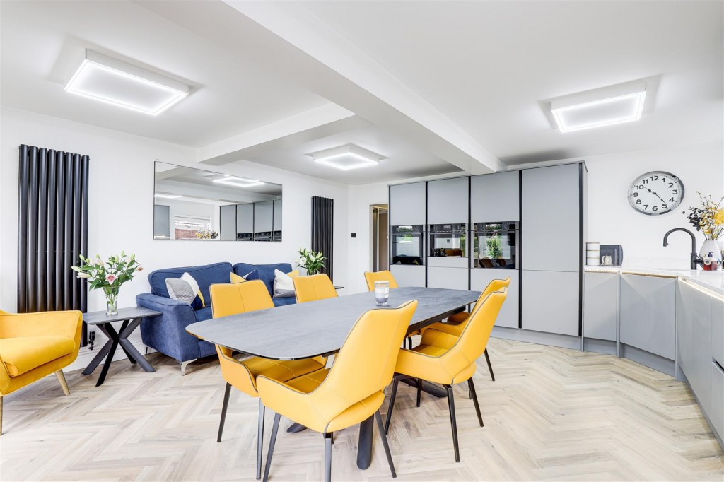 Aspley Park Drive, Aspley, Nottinghamshire, NG8 3EG