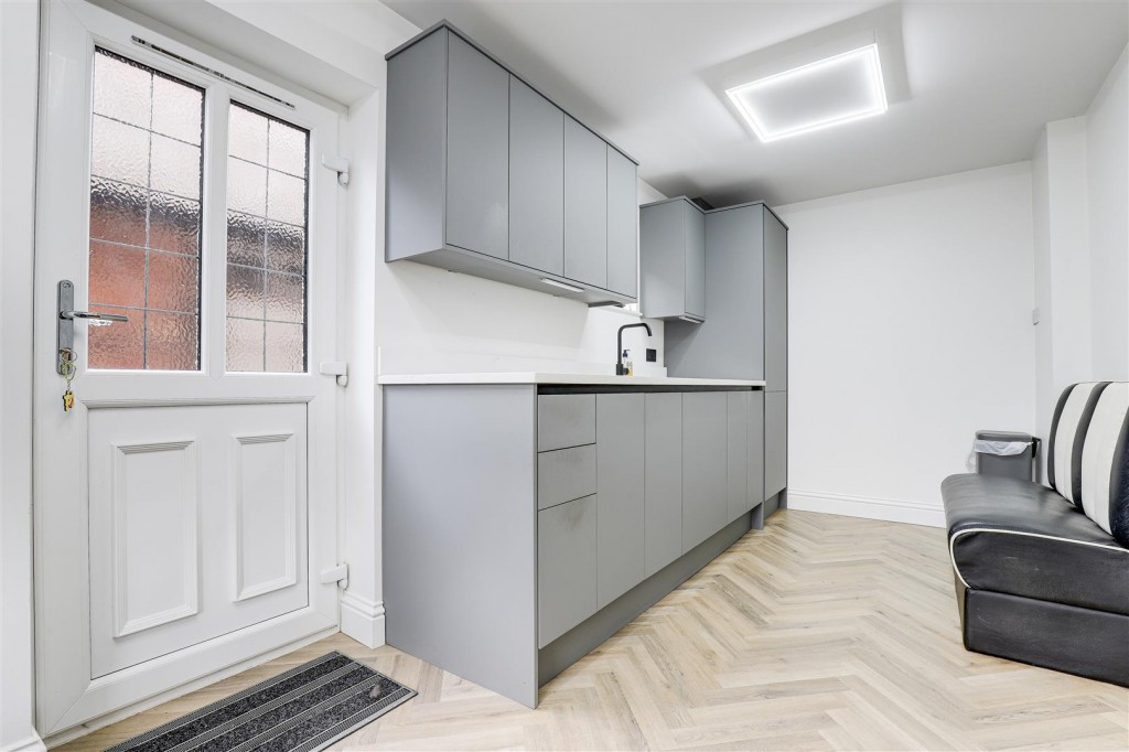 Aspley Park Drive, Aspley, Nottinghamshire, NG8 3EG