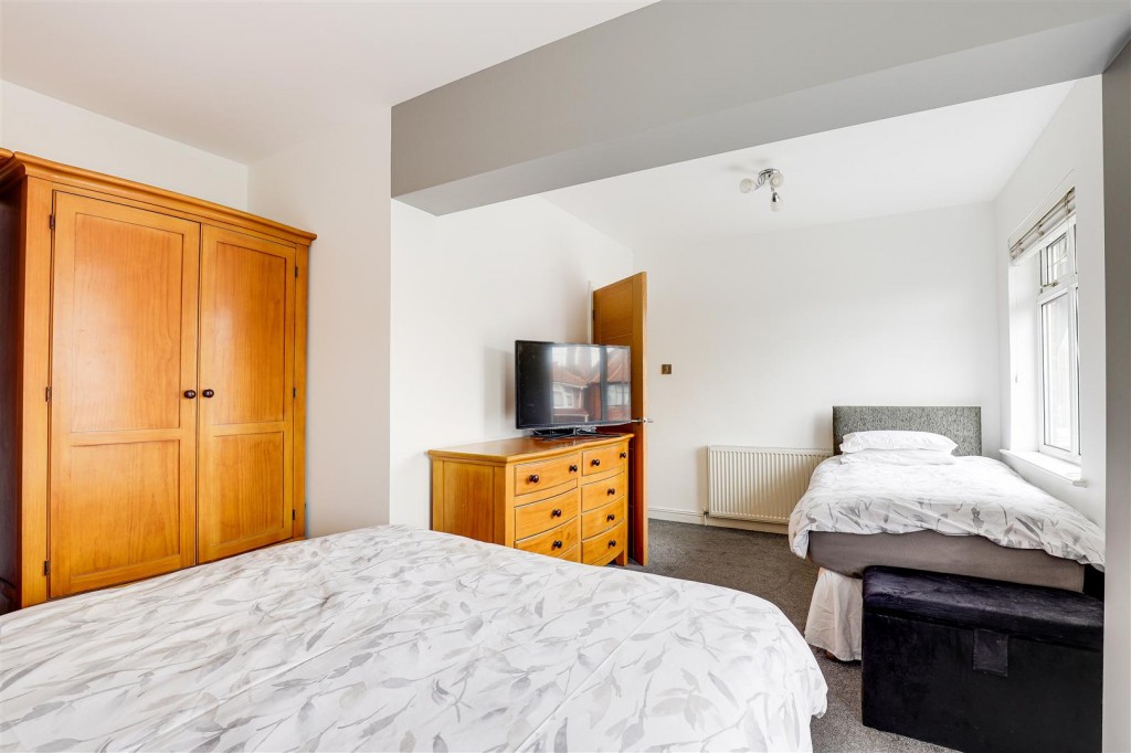 Aspley Park Drive, Aspley, Nottinghamshire, NG8 3EG