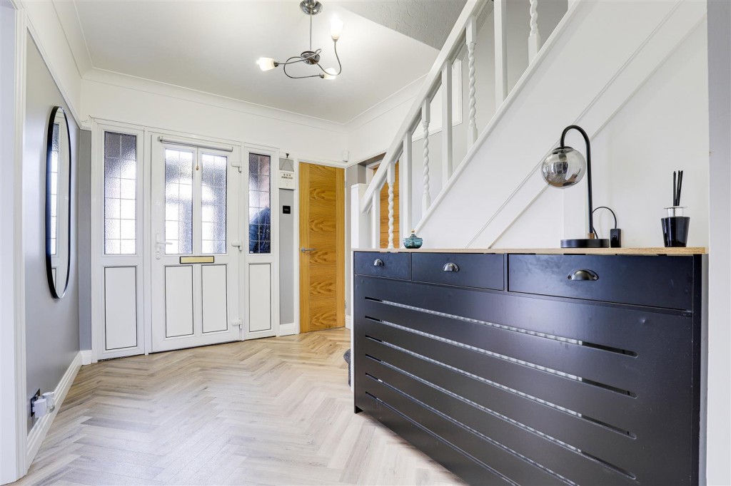 Aspley Park Drive, Aspley, Nottinghamshire, NG8 3EG