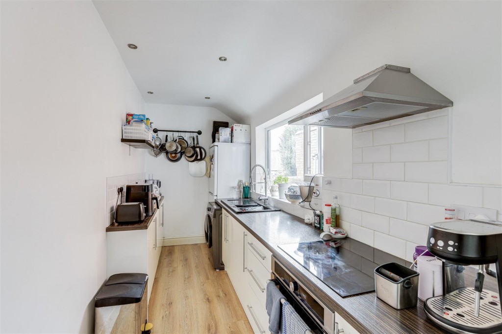 Broomhill Road, Bulwell, Nottinghamshire, NG6 9GW