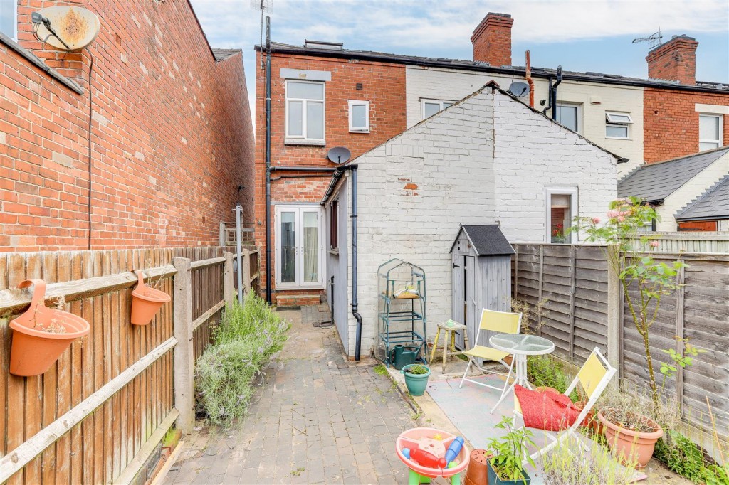 Broomhill Road, Bulwell, Nottinghamshire, NG6 9GW
