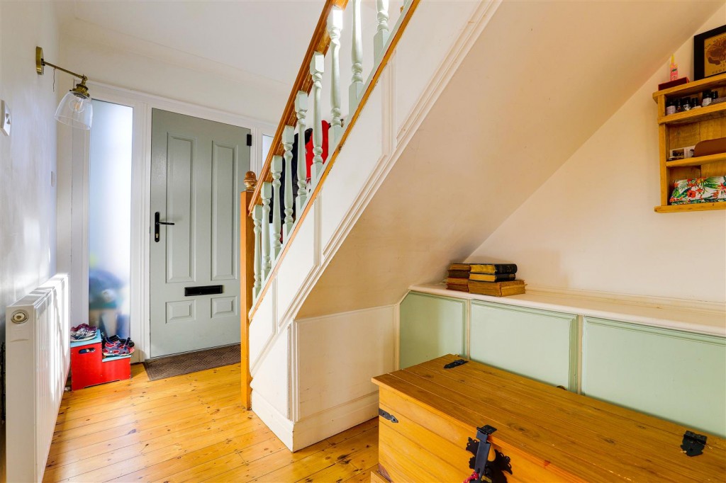 Clandon Drive, Carrington, Nottinghamshire, NG5 2AN