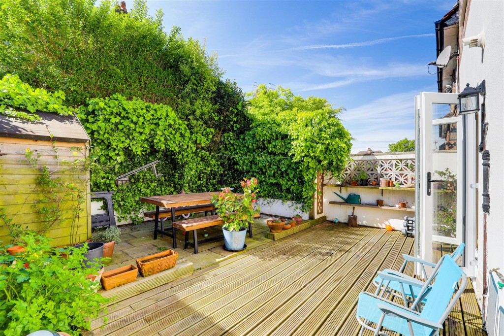 Clandon Drive, Carrington, Nottinghamshire, NG5 2AN