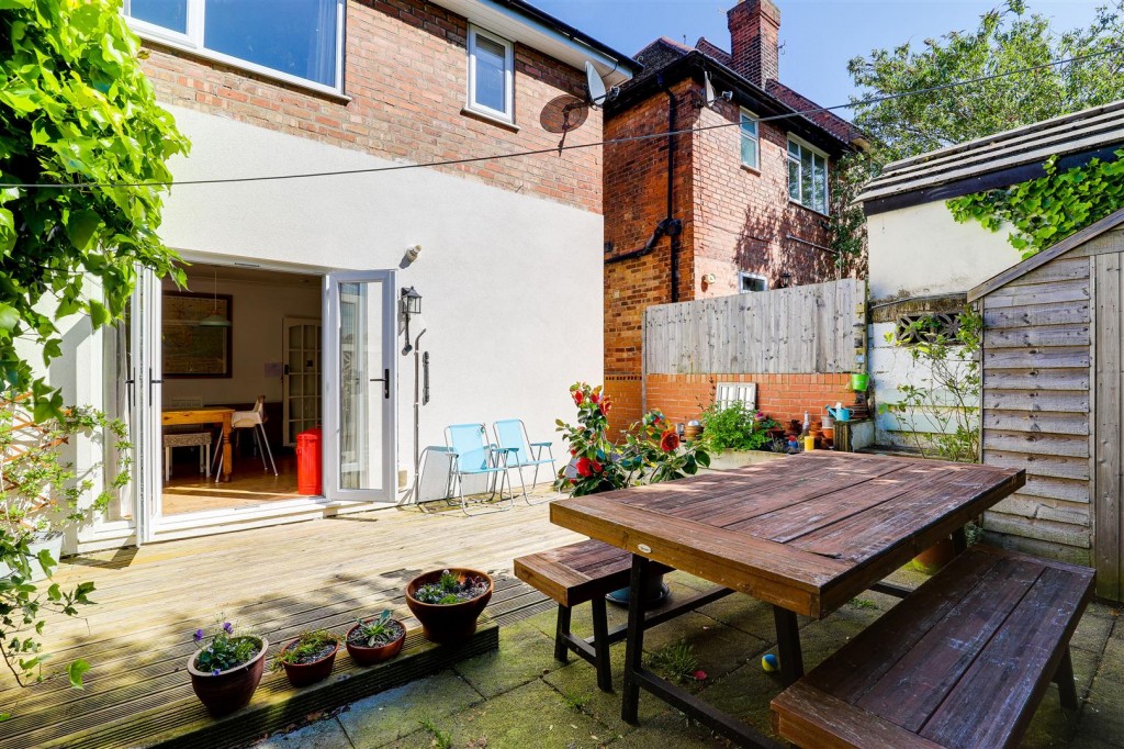 Clandon Drive, Carrington, Nottinghamshire, NG5 2AN