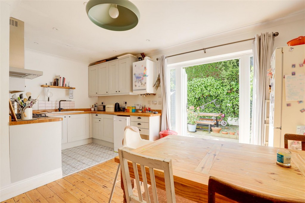Clandon Drive, Carrington, Nottinghamshire, NG5 2AN