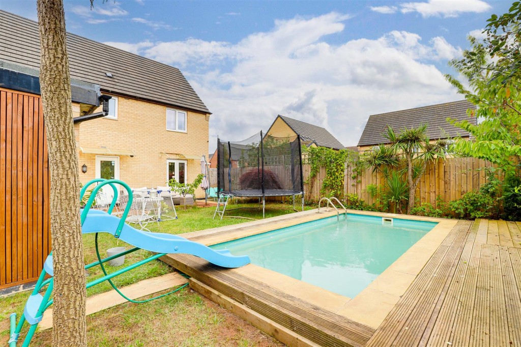Chalfont Drive, Beechdale, Nottinghamshire, NG8 3LS