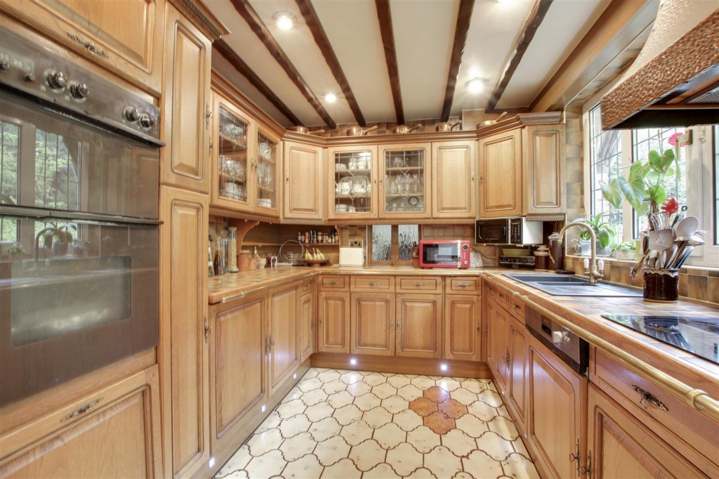 Cambridge Gardens, Woodthorpe, Nottinghamshire, NG5 4NS