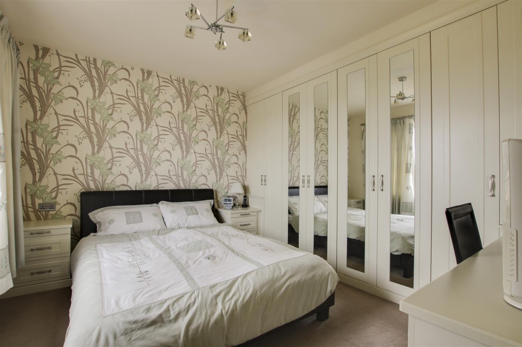 Cambridge Gardens, Woodthorpe, Nottinghamshire, NG5 4NS