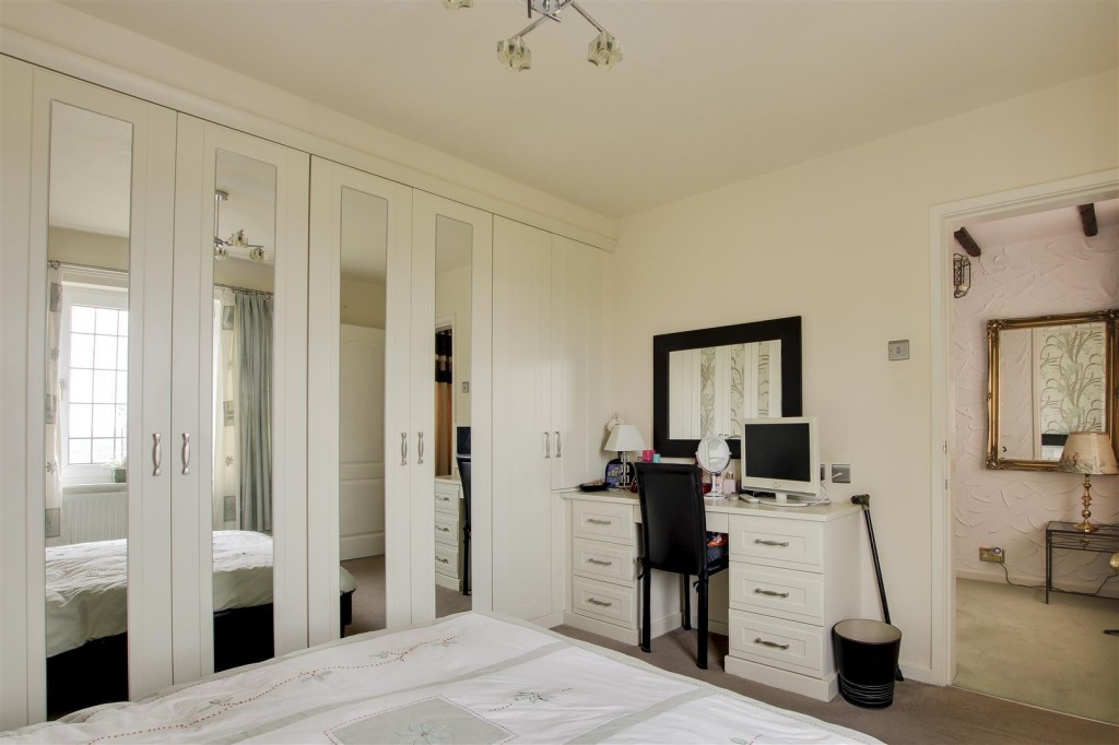 Cambridge Gardens, Woodthorpe, Nottinghamshire, NG5 4NS