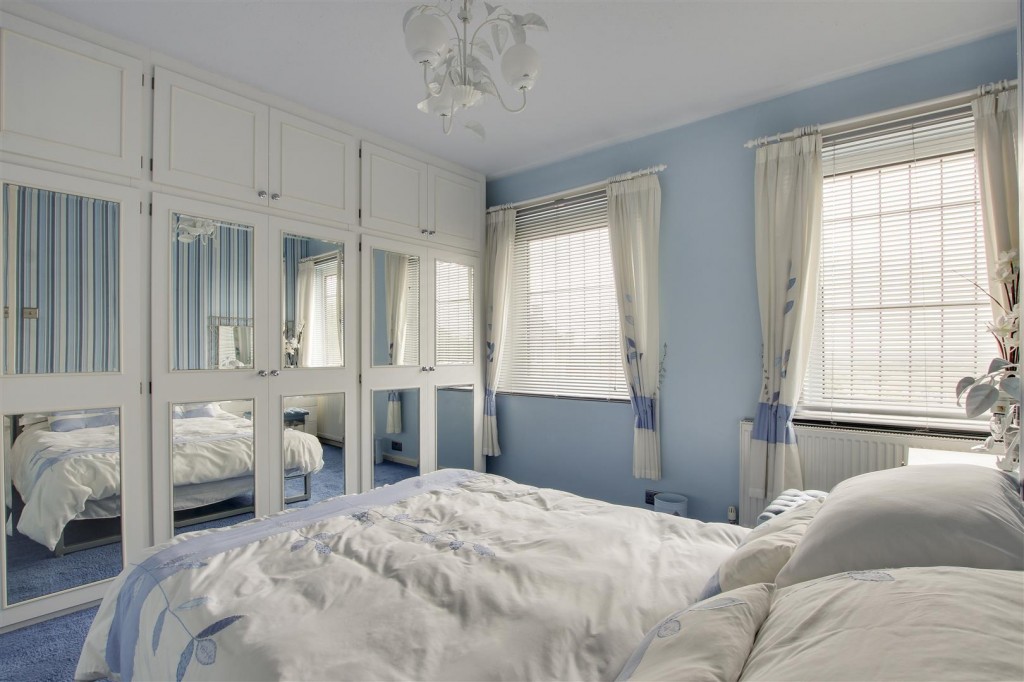 Cambridge Gardens, Woodthorpe, Nottinghamshire, NG5 4NS