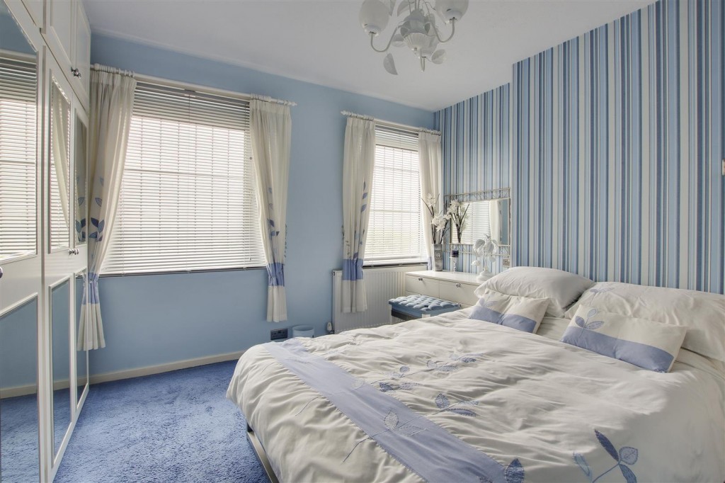 Cambridge Gardens, Woodthorpe, Nottinghamshire, NG5 4NS