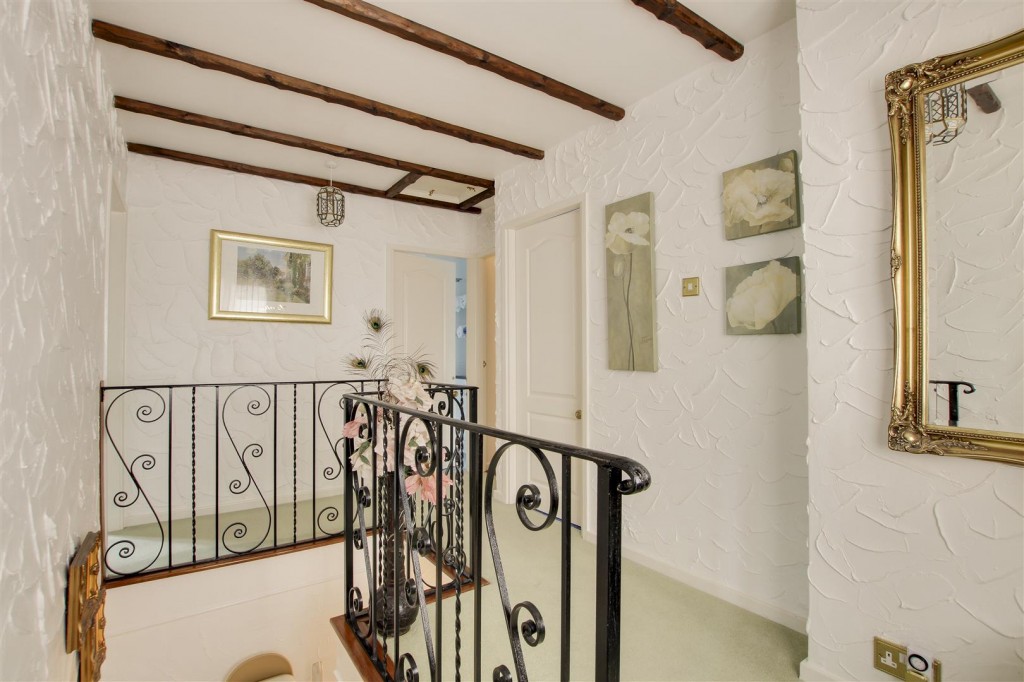 Cambridge Gardens, Woodthorpe, Nottinghamshire, NG5 4NS