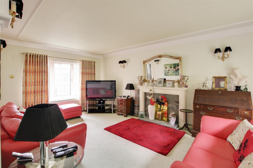 Cambridge Gardens, Woodthorpe, Nottinghamshire, NG5 4NS