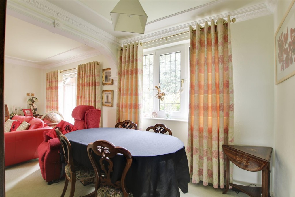 Cambridge Gardens, Woodthorpe, Nottinghamshire, NG5 4NS