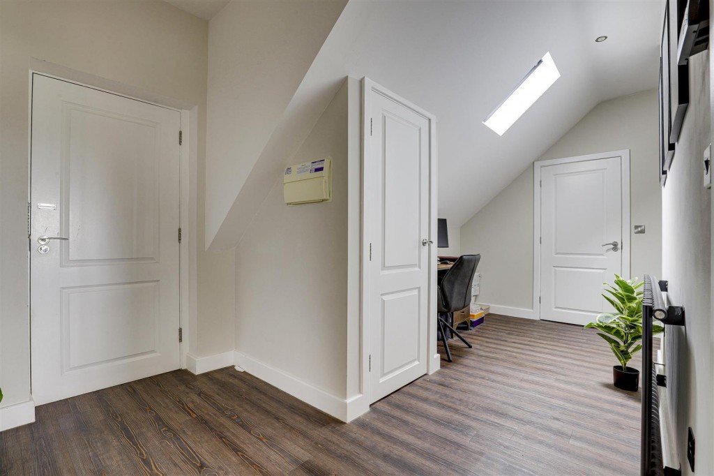 Plains Road, Mapperley, Nottinghamshire, NG3 5LE