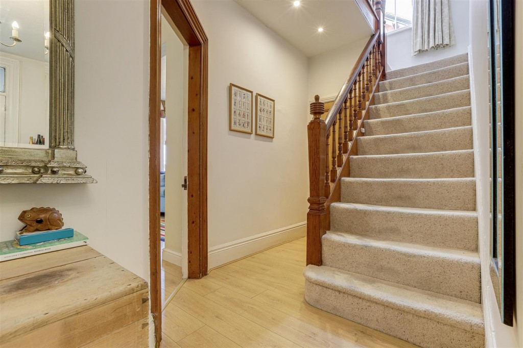 Langtry Grove, New Basford, Nottinghamshire, NG7 7AX
