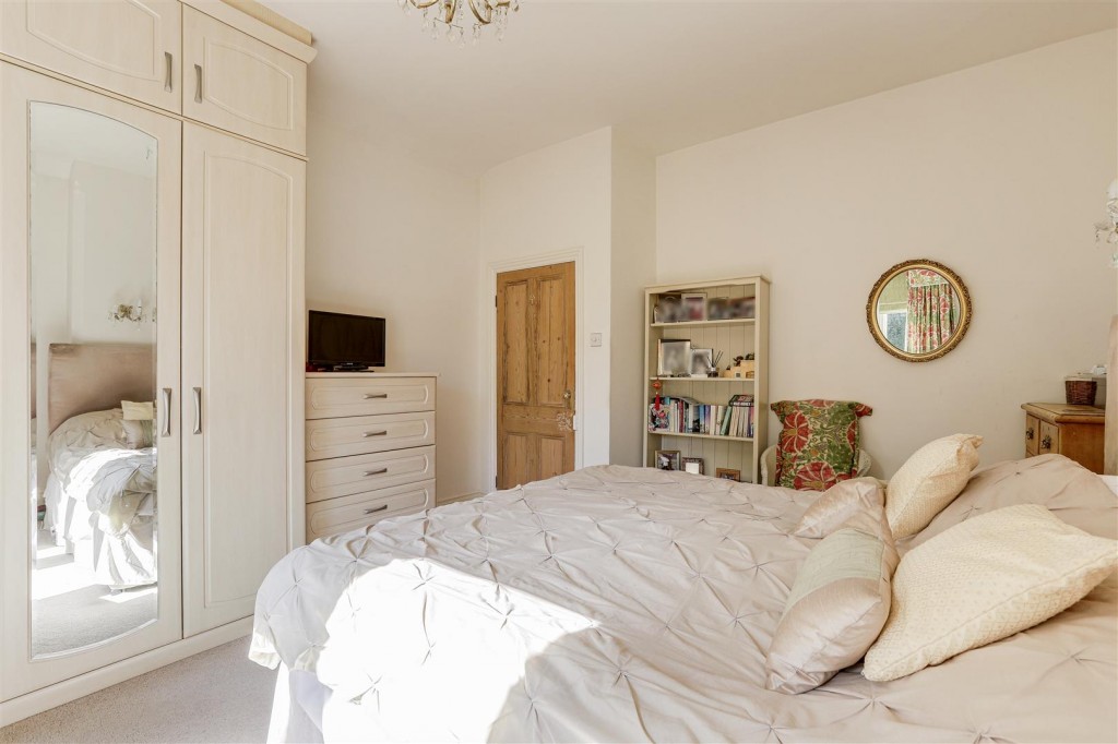 Langtry Grove, New Basford, Nottinghamshire, NG7 7AX