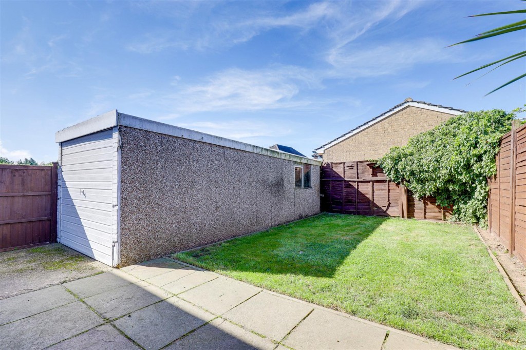 Milford Drive, Bakersfield, Nottinghamshire, NG3 7HB