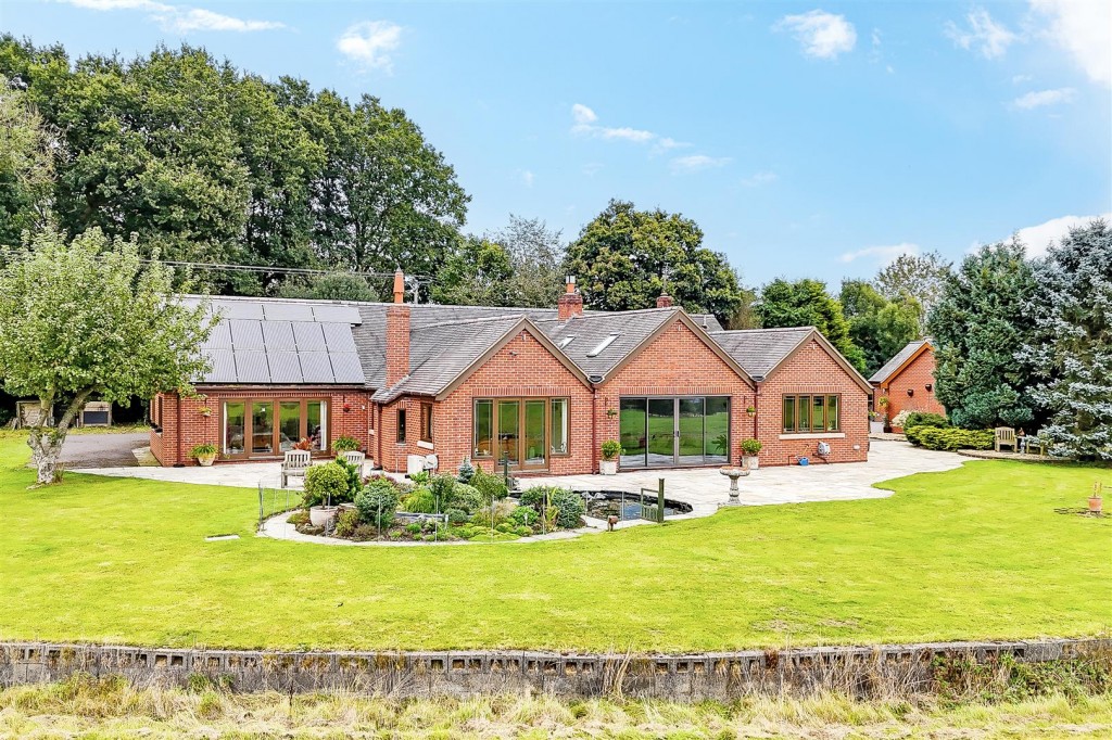 Mansell Park, Hulland Village, Ashbourne, Derbyshire, DE6 3ER